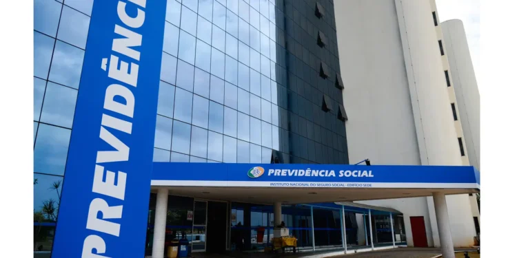 Comunicado geral para beneficiários do INSS com 70 anos ou mais