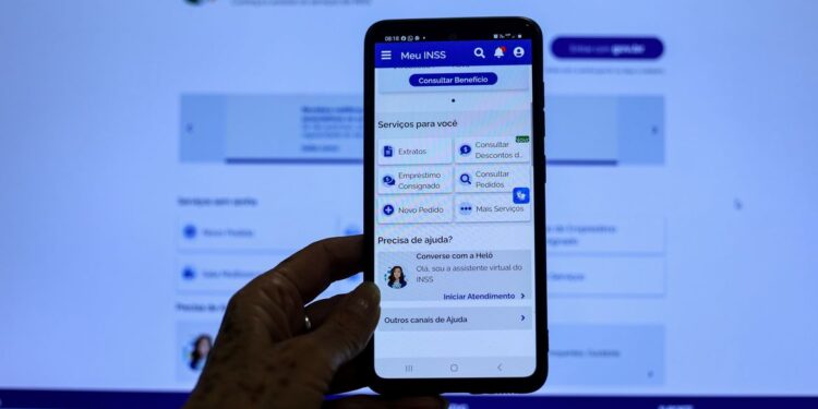 Exigência feita pelo INSS a brasileiros que solicitaram benefício pode ser cumprida sem sair de casa