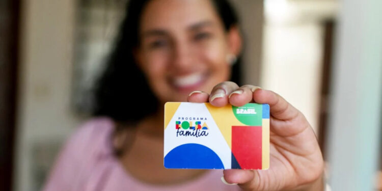 Bolsa Família vai chegar turbinado com Pix acima de R$ 1.000 no próximo pagamento
