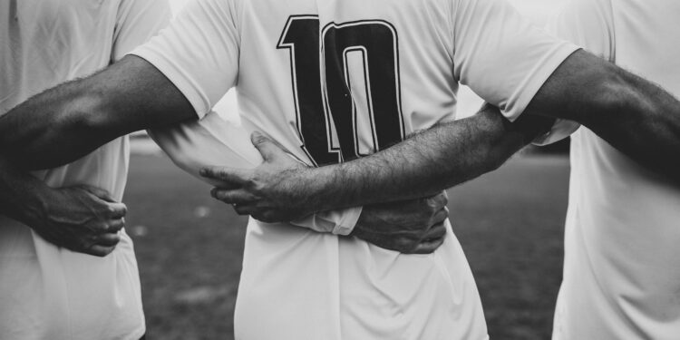 Alvinegro paulista atolado em dívidas determina que cada funcionário só coma um pão por dia no clube