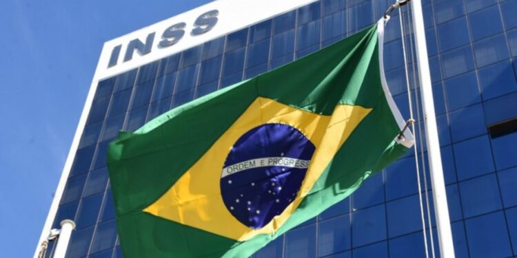 INSS vai distribuir mais de R$ 230 milhões a brasileiros incluídos nesta lista