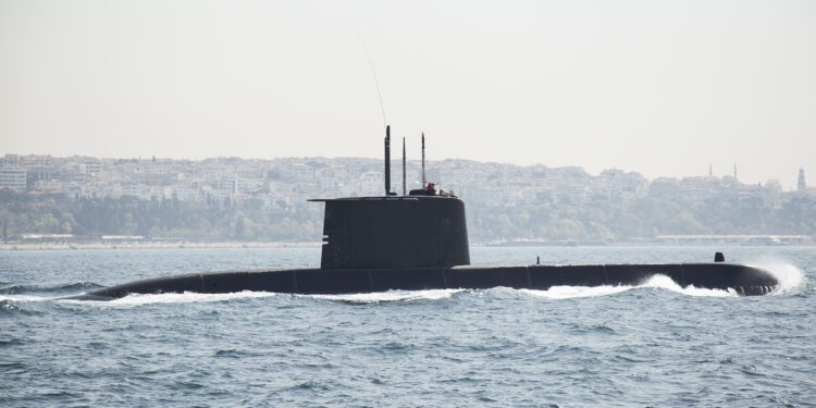 Vizinho do Brasil prepara movimentos militares com a compra de três submarinos e duas fragatas por R$ 18 bilhões