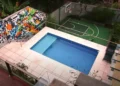 Famoso apresentador da Globo vive em mansão de R$ 20 milhões com direito a sofá de R$ 120 mil e vista para o Cristo Redentor