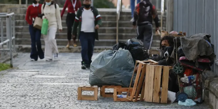 Quantos moradores de rua existem no Brasil?