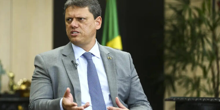 Enquanto Fernando Haddad declarou R$ 861 mil em bens, valor apresentado por Tarcísio de Freitas é ainda maior
