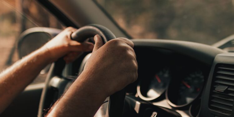 Motoristas cnh vencida aguardar tempo