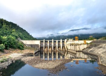 Investimento bilhões china represa gigante