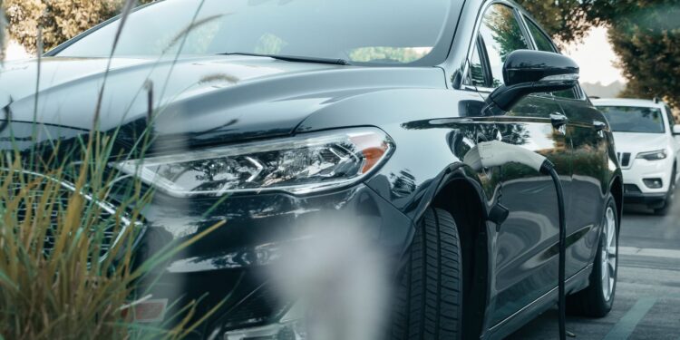 Novo suv híbrido byd desafia