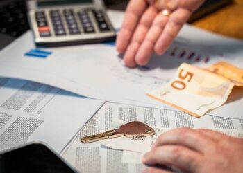 Acontece paga dívidas bancárias recebe