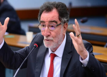 Enquanto Cleitinho declarou R$ 956 mil em bens, patrimônio informado por Patrus é superior