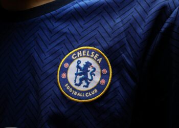 Enquanto Chelsea comprou € 406 milhões em reforços nesta janela, Manchester City gastou ainda mais
