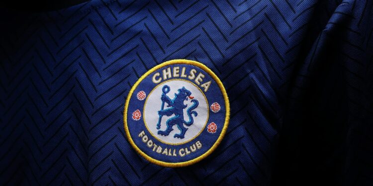 Enquanto Chelsea comprou € 406 milhões em reforços nesta janela, Manchester City gastou ainda mais