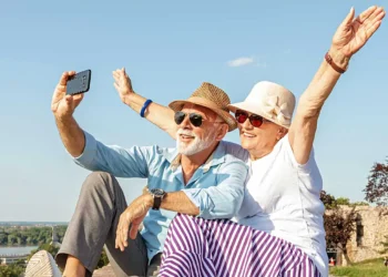 Idosos ganham isenção de pagamento em viagens; veja quem tem direito