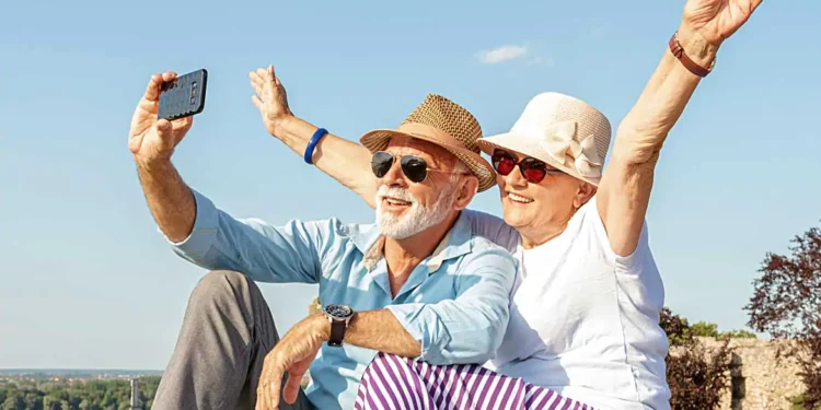 Idosos ganham isenção de pagamento em viagens; veja quem tem direito