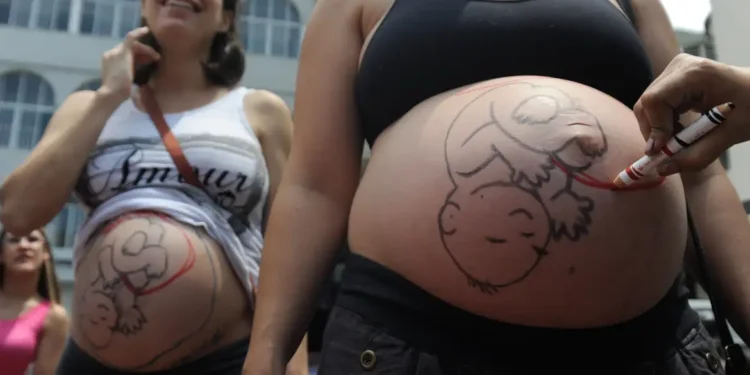 Gestantes podem receber extra do Bolsa Família durante 9 meses, mas precisam cumprir uma condição