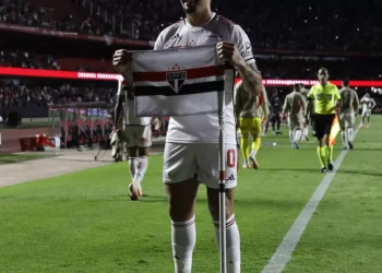 Luciano no Vasco: salário do jogador é quase de graça para o novo milionário carioca