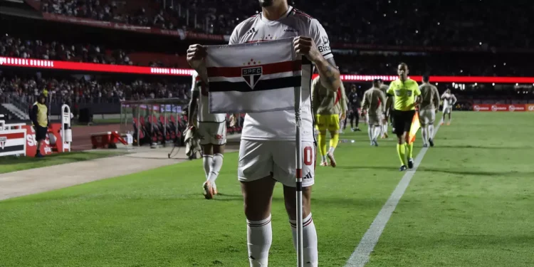 Luciano no Vasco: salário do jogador é quase de graça para o novo milionário carioca