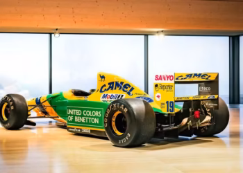 Enquanto F1 de Schumacher rendeu R$ 30,8 milhões, carro lendário de Senna vai à leilão por valor bem menor