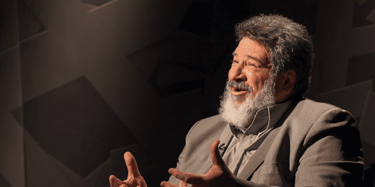 A reflexão de Mario Sergio Cortella sobre respeito: “Elogie em público, e corrija em particular. Um sábio orienta sem ofender, e ensina sem humilhar.”