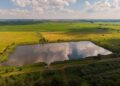 Agricultor investe R$ 20 mil para construir um açude na própria propriedade, mas descobre que precisava solicitar uma lista extensa de autorizações