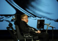 Stephen Hawking deixou reflexão sobre a vida “Não importa quanto a vida possa ser ruim, sempre existe algo que você pode fazer, e triunfar. Enquanto há vida, há esperança.”