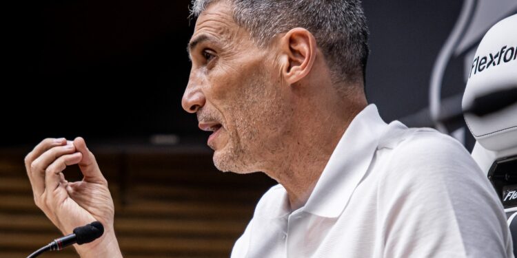Vojvoda no Corinthians: salário que o técnico ganhava no rival impressiona