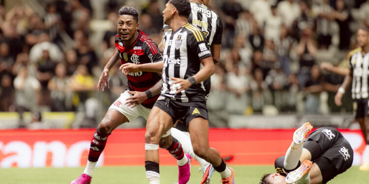 Atlético-MG ganha reforço de peso antes de pegar o Flamengo; Mengão perde titular
