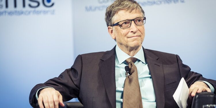Bill Gates, aniversariante do dia sobre a IA: “Se não decidirmos frear bruscamente ou parar, teremos robôs capazes de erguer casas, plantar alimentos e conduzir cirurgias”.