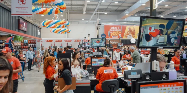 Rede de supermercados com mais de 100 lojas vai sortear vale-compras de até R$ 10 mil por dia