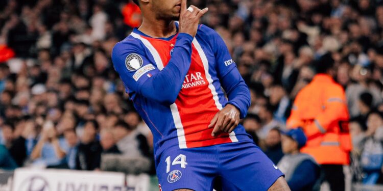 Vazou salário da estrela do PSG Désiré Doué
