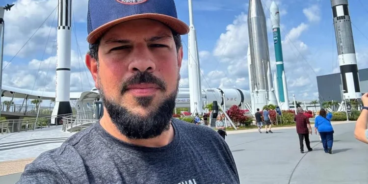 Aos 46 anos, Sorocaba também ganha dinheiro fora da música e possui fortuna de tirar o fôlego