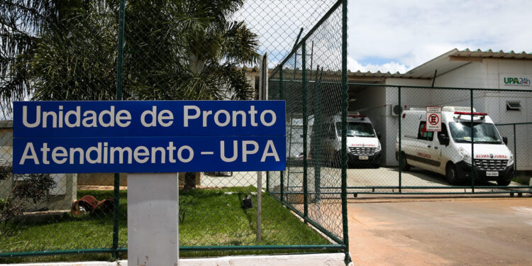 Gabriel levou o filho às pressas para a UPA e ao voltar ao trabalho ouviu do patrão que perderia um dia de férias por causa da falta
