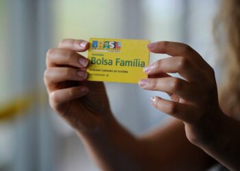 Bolsa Família de R$ 691 ou R$ 777? Entenda a diferença entre os valores pagos