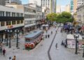 Cidade brasileira entre as mais inteligentes do mundo ganha o maior supermercado autônomo da América Latina
