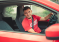 Estado permite dirijam carros usar