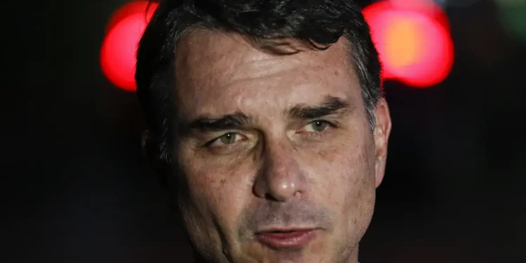 Fortuna de Flávio Bolsonaro Vs Fortuna de Lula