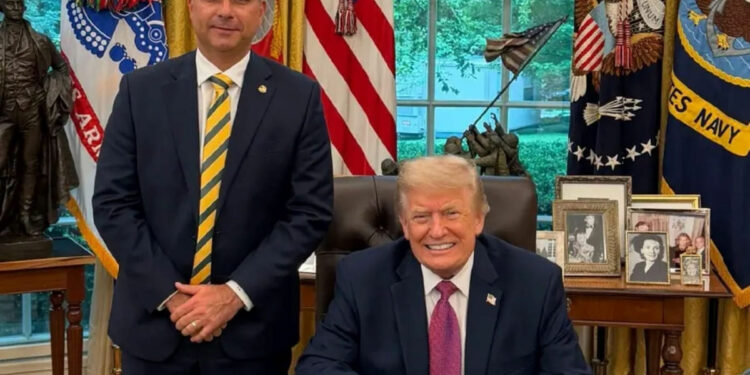 Trump, sogro de Boulos, recebe Flávio Bolsonaro nos Estados Unidos