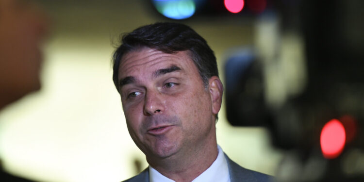 Cidade conhecida como “Pequeno Paraíso Italiano” é onde Flávio Bolsonaro teve o maior percentual de votos