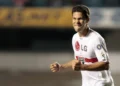 É assim que Hernanes ganha a vida depois de se aposentar dos gramados