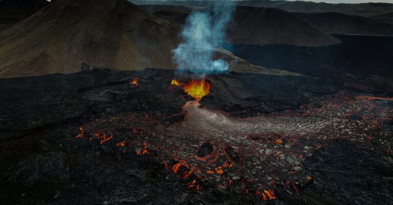Nasa flagra vulcão voltando ativa