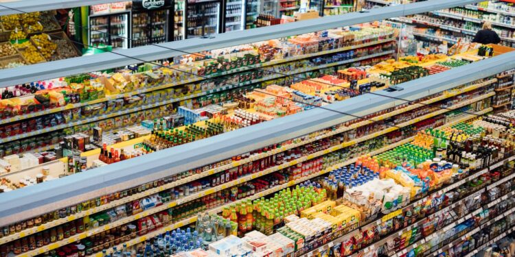 Nova definição supermercados fechem domingos