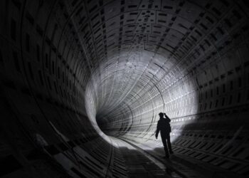 País vai construir megatúnel de R$ 1 bilhão e 3,6 km para levar água da chuva até o mar
