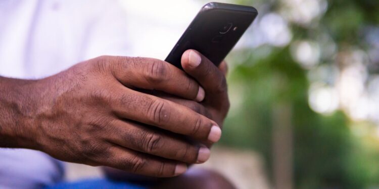 Gigante da telefonia está encerrando sua presença em 7 países da América Latina, mas ficará no Brasil