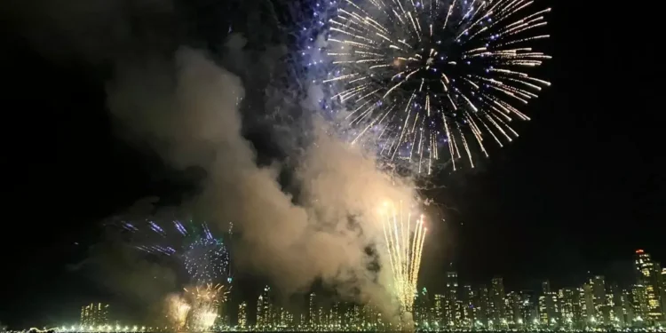 Segunda cidade mais cara do Brasil prepara 15 minutos de fogos no Réveillon para superar até o Rio